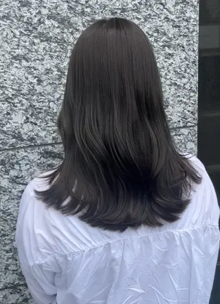 セミロング カラー 山田 知佳のヘアスタイル