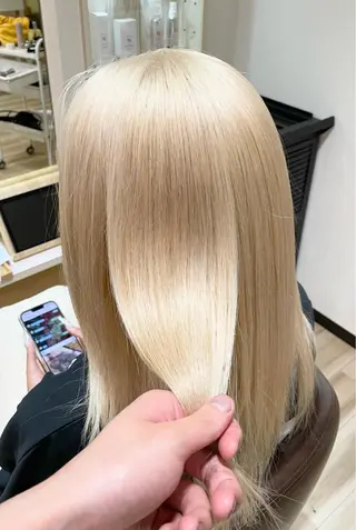 セミロング カラー 🌈派手髪ハイトーン 🌈鈴木亮太🌈のヘアスタイル