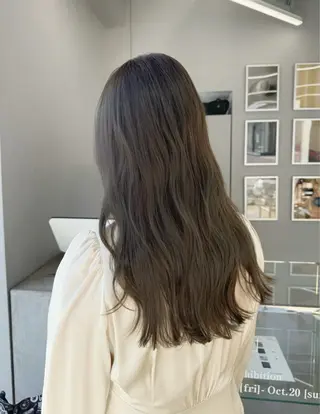 カラー maina/透明感 ベージュ/ブラウンのヘアスタイル