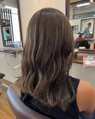 セミロング カラー 大西 碧海のヘアスタイル