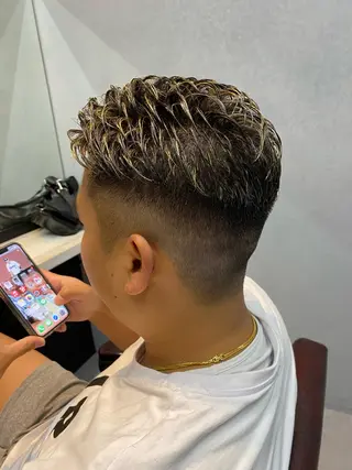 ショート カラー メンズ ✨デザインカラー✨ ✂️kouki✂️のヘアスタイル