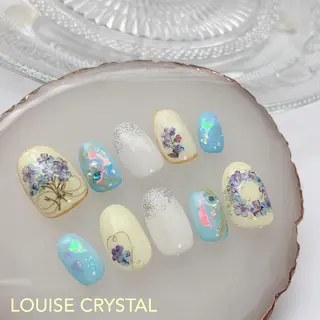 ネイル LOUISE CRYSTALのネイルデザイン