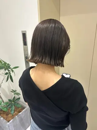 ショート ベージュカラー ヘアセットのヘアスタイル