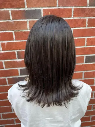 ミディアム 小林 愛花のヘアスタイル