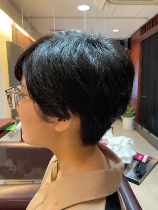 ショート こすげひろと カラー講師のヘアスタイル