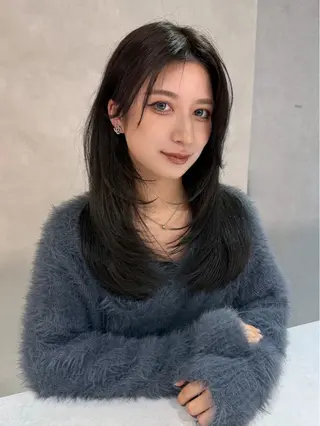 セミロング カラー 新島 涼のヘアスタイル