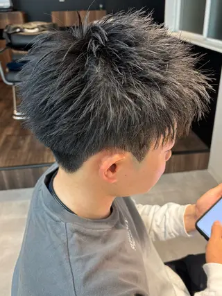 メンズ フェザーパーマ/韓国 /メンズカット/保立のヘアスタイル