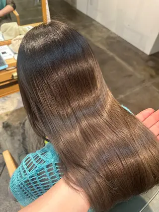 ロング aimu/レイヤー/ カラー/髪質改善のヘアスタイル