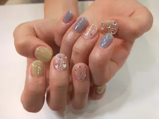 ネイル R'well所属・はばすみれ🎀ﾈｲﾙ 光ﾌｪｲｼｬﾙ ﾍｱのネイルデザイン