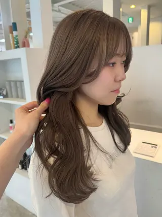 ロング カラー 長田 唯のヘアスタイル