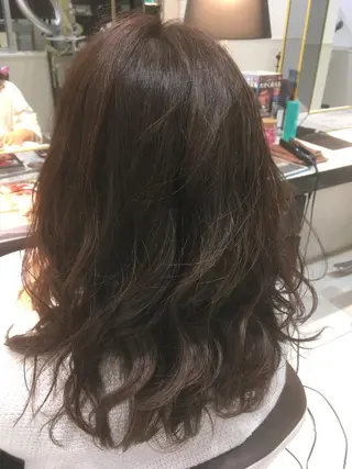セミロング カラー 井口 真人のヘアスタイル
