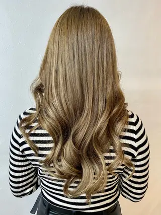 セミロング GLOSS 心斎橋 山上のヘアスタイル