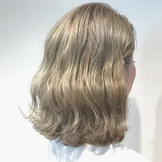 ミディアム カラー ヘアアレンジ Zina渋谷エリア マネージャShionのヘアスタイル