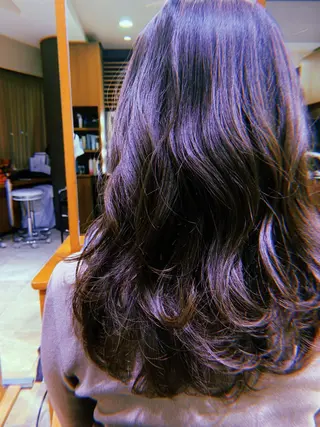 ロング パーマ ムトウ リンカのヘアスタイル