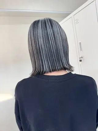 ミディアム カラー M IIのヘアスタイル