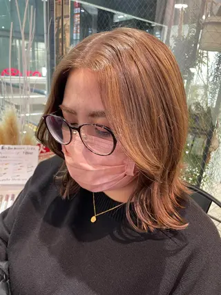 ミディアム カラー aya/小顔レイヤー /柔らかカラーのヘアスタイル