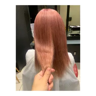 カラー 澤井 愛和のヘアスタイル