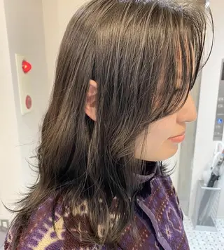 ミディアム カラー レイヤー　べージュ 白石研太のヘアスタイル