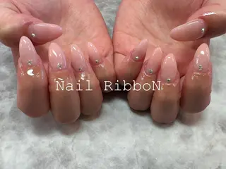 ネイル ネイルリボン 受付スタッフのネイルデザイン