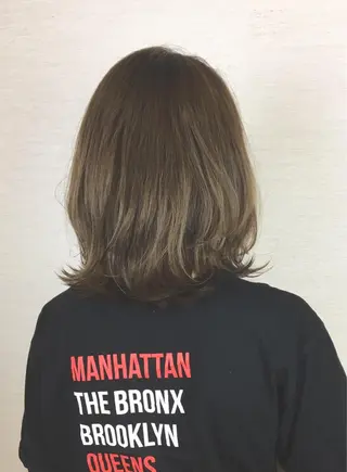 ミディアム ブリーチなしダブル/ レイヤーカット 小棹のヘアスタイル