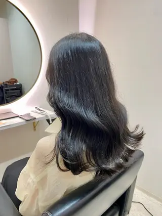セミロング カラー 韓国🇰🇷艶髪 ケアカラーSHURIのヘアスタイル