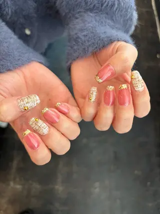 ネイル 岡田 彩花のネイルデザイン