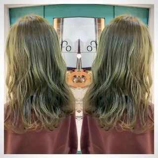 セミロング カラー 村山 茉衣のヘアスタイル