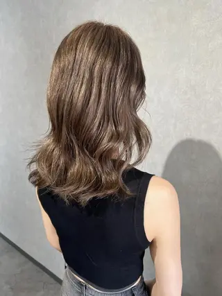 ミディアム カラー Bish Yanaのヘアスタイル