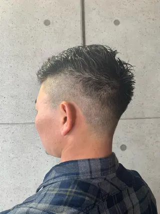 カラー メンズ 福森 みずきのヘアスタイル