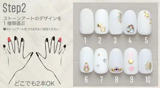 ネイル ハンドモデルネイル スタッフのネイルデザイン