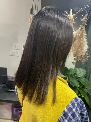 セミロング カラー 石川 聖奈のヘアスタイル