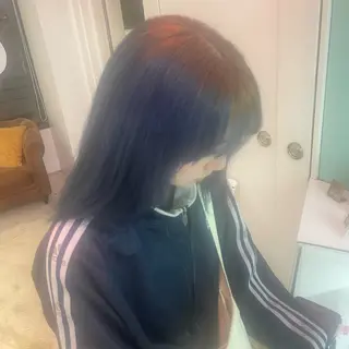 ロング カラー HIKARI🐈‍⬛ レイヤー×デザインのヘアスタイル