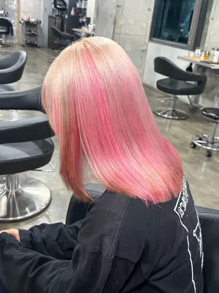 ショート カラー 僕なら縮毛矯正してて もブリーチできますのヘアスタイル