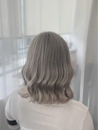 ミディアム カラー GaKu/ハイトーン /ブリーチ/レイヤーのヘアスタイル