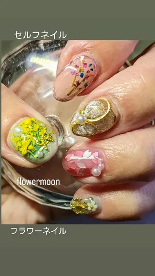 ネイル フラワー ムーンのネイルデザイン