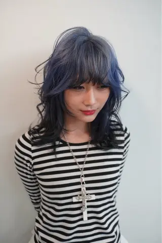 カラー ブリーチカラー🥣 デザインカラー🌈のヘアスタイル