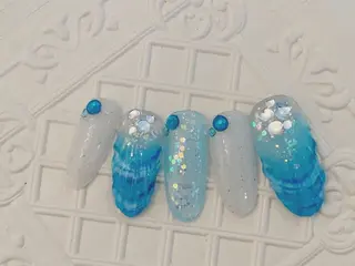 ネイル ネイル ティアラのネイルデザイン