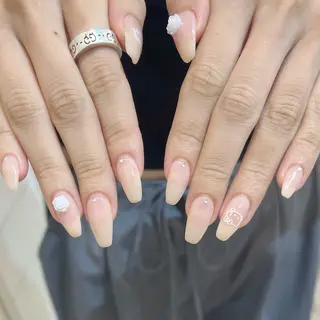 ネイル Momone ／渋谷／パラジェルのネイルデザイン