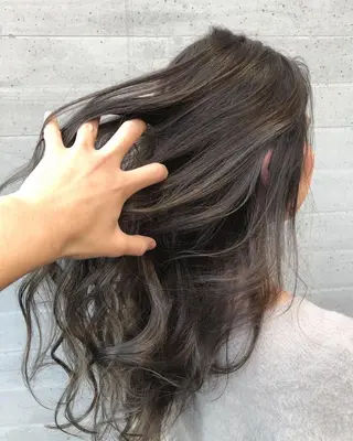 セミロング カラー ヘアアレンジ 【公式】amble luxe池袋東口🩷のヘアスタイル