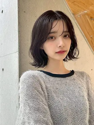 ミディアム 越川 友美子のヘアスタイル