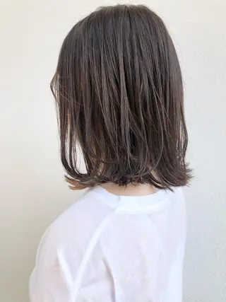 ミディアム カラー 🩰オリーブ/ ベージュ松本咲花🩰のヘアスタイル