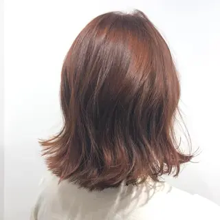 ミディアム カラー 🟢ウルフ／スパイラ ルパーマ／大西🟢のヘアスタイル