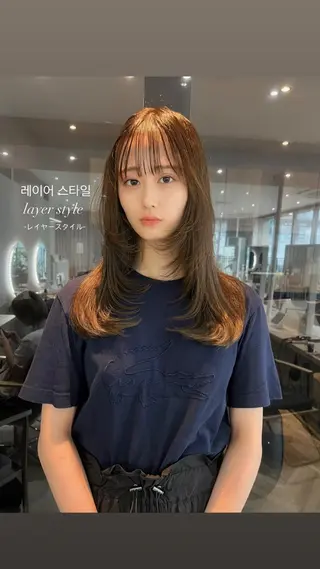 セミロング カラー 韓国🇰🇷レイヤー 映える顔周り🩷のヘアスタイル