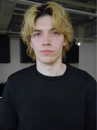 ミディアム パーマ メンズ グランジヘア 無造作ヘアHYUGAのヘアスタイル