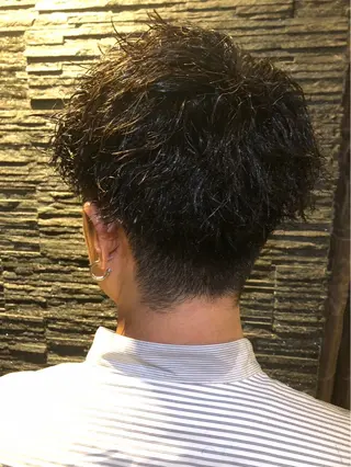 ミディアム ヒロ銀座バーバーショップ東京駅丸の内店所属・對馬 虎太郎のヘアスタイル