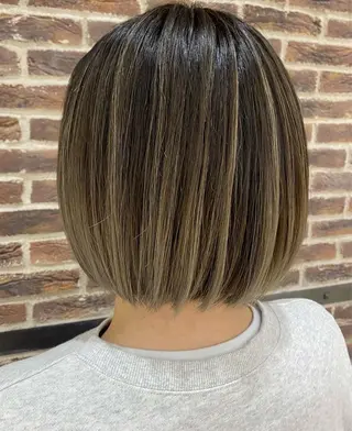 ショート カラー BENI鈎取 kanakoのヘアスタイル