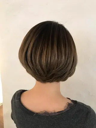 ショート カラー 伊藤 優希のヘアスタイル