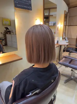 ショート カラー hair&makeRIHGA所属・鈴木希優 /ハイトーンカラーのヘアスタイル