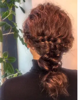 ヘアアレンジ HairSignature所属・ブリーチ指名神戸 No.1美容師RENのヘアスタイル