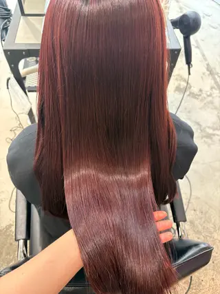 ショート カラー HIKARI🐈‍⬛ ハイトーン×デザインのヘアスタイル